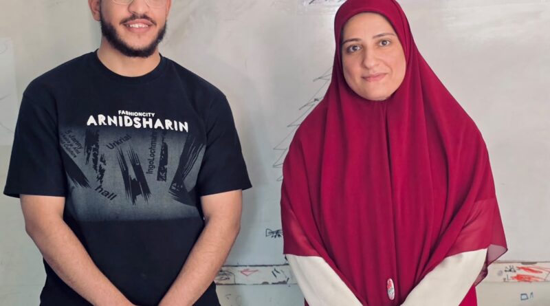 استاذة فاتن فؤاد مدرسة احياء و چيولوجيا و ام و عندها خبره في شئون التربية